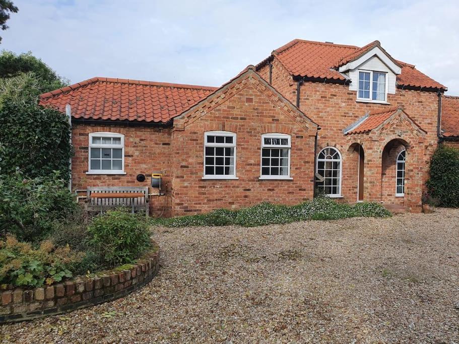 Tattershall Thorpe Willow Tree Farm Cottage With Bbq Hut מראה חיצוני תמונה
